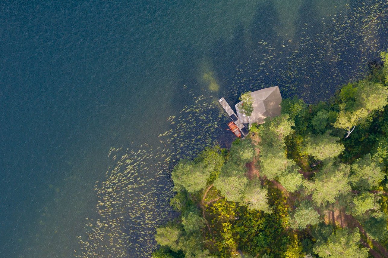 Lakajų Resort pakrantė prie ežero